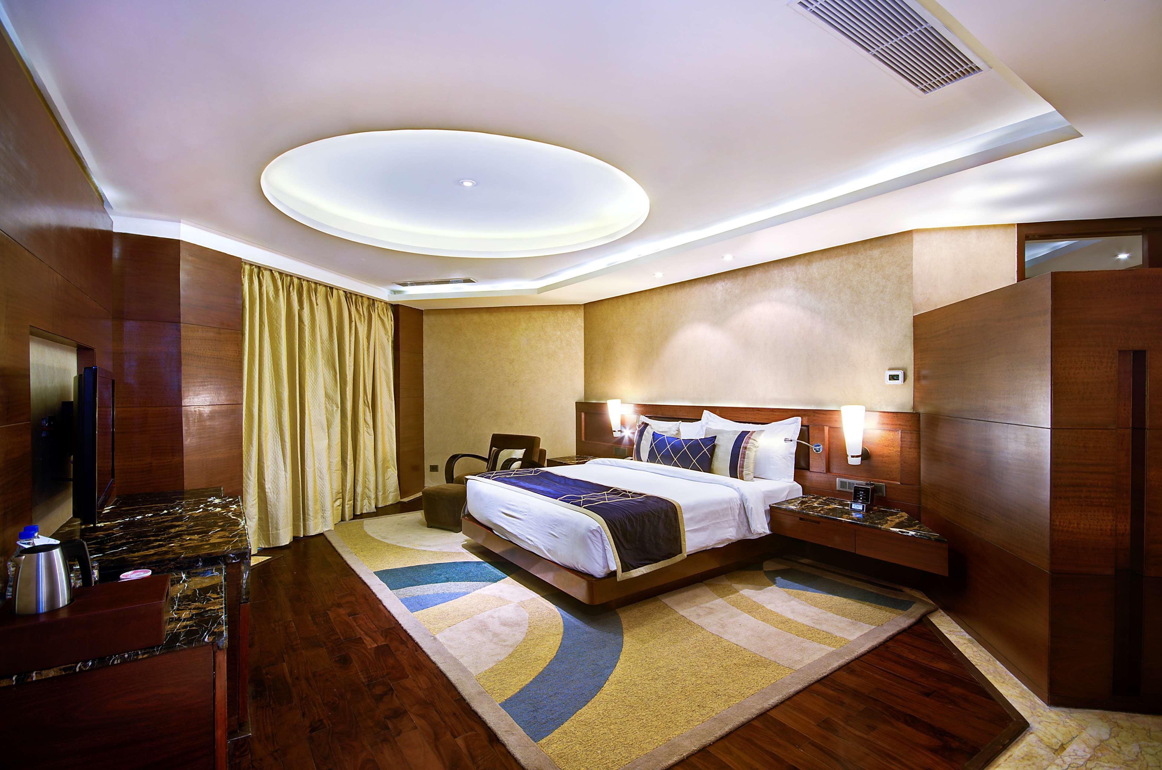 Radisson Blu Kaushambi Delhi Ncr Otel Ghaziabad Dış mekan fotoğraf
