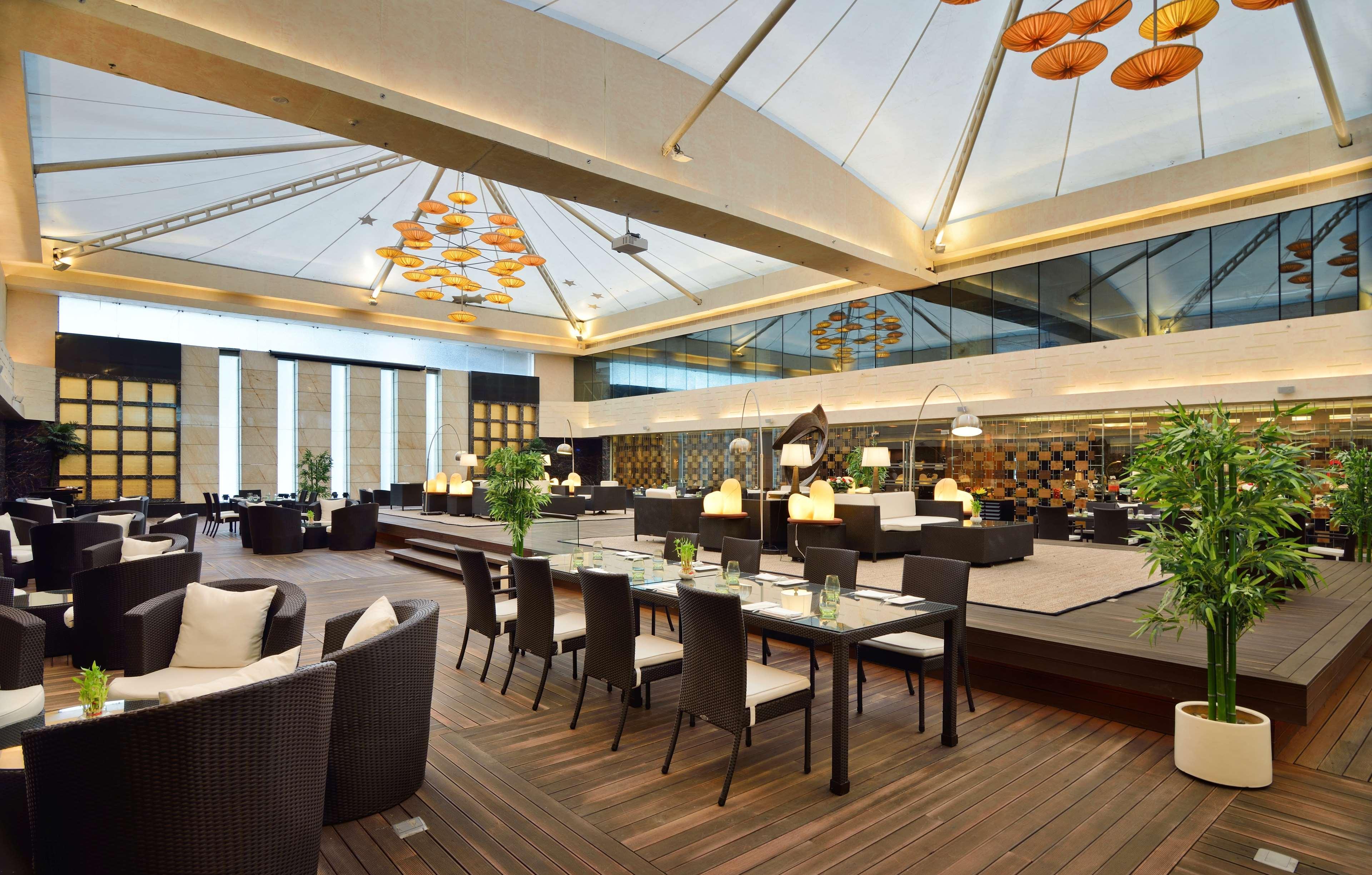Radisson Blu Kaushambi Delhi Ncr Otel Ghaziabad Dış mekan fotoğraf