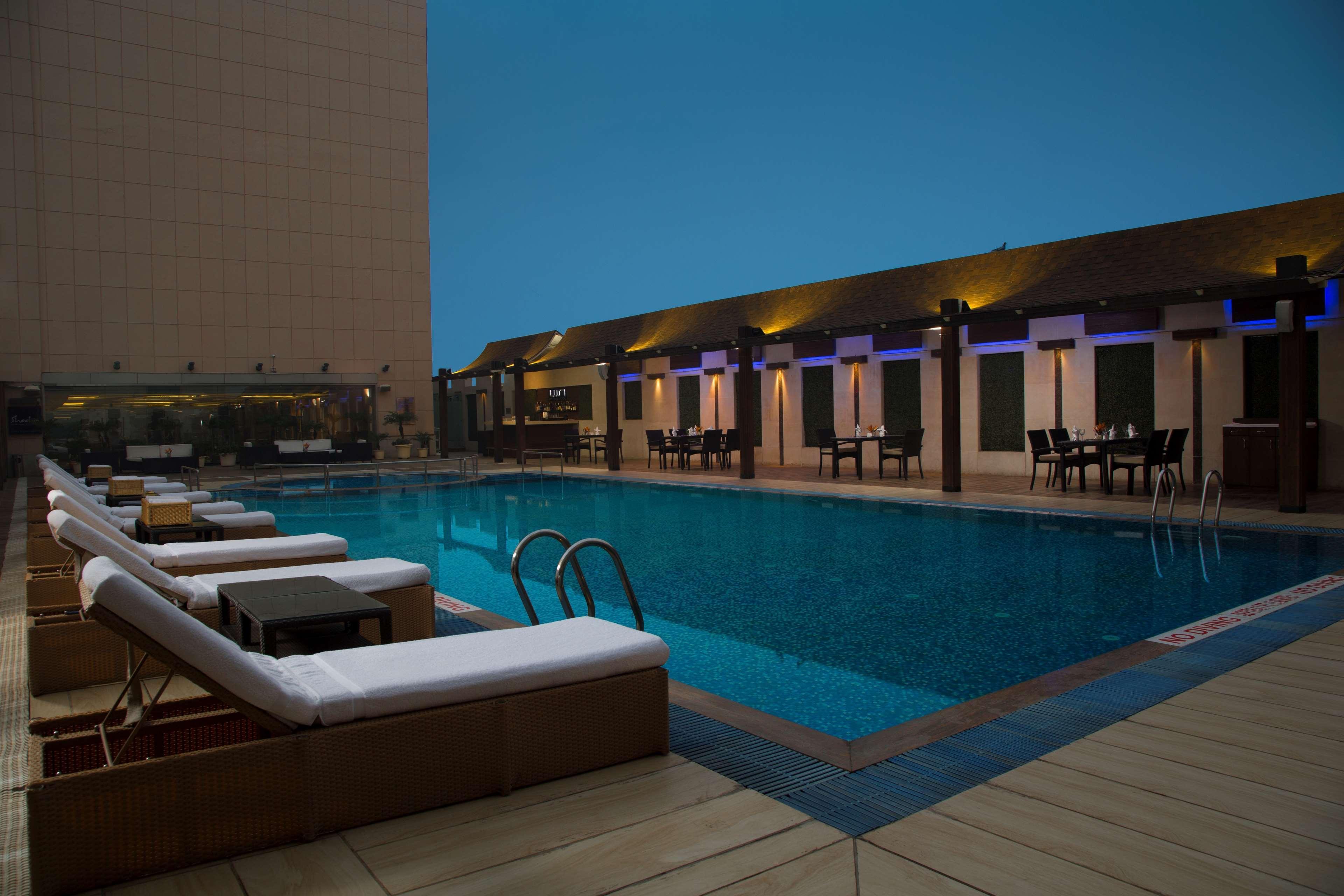 Radisson Blu Kaushambi Delhi Ncr Otel Ghaziabad Dış mekan fotoğraf