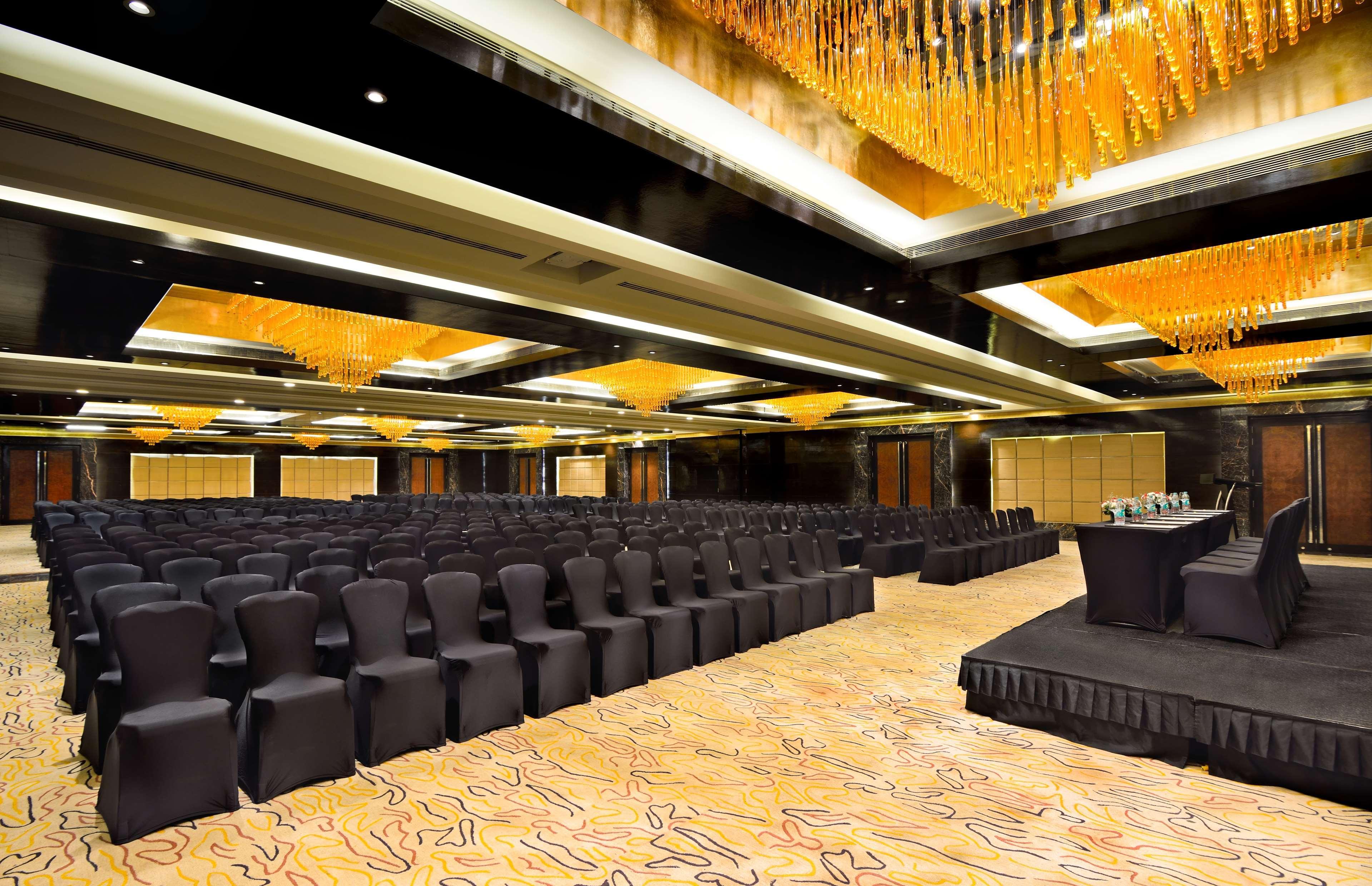 Radisson Blu Kaushambi Delhi Ncr Otel Ghaziabad Dış mekan fotoğraf