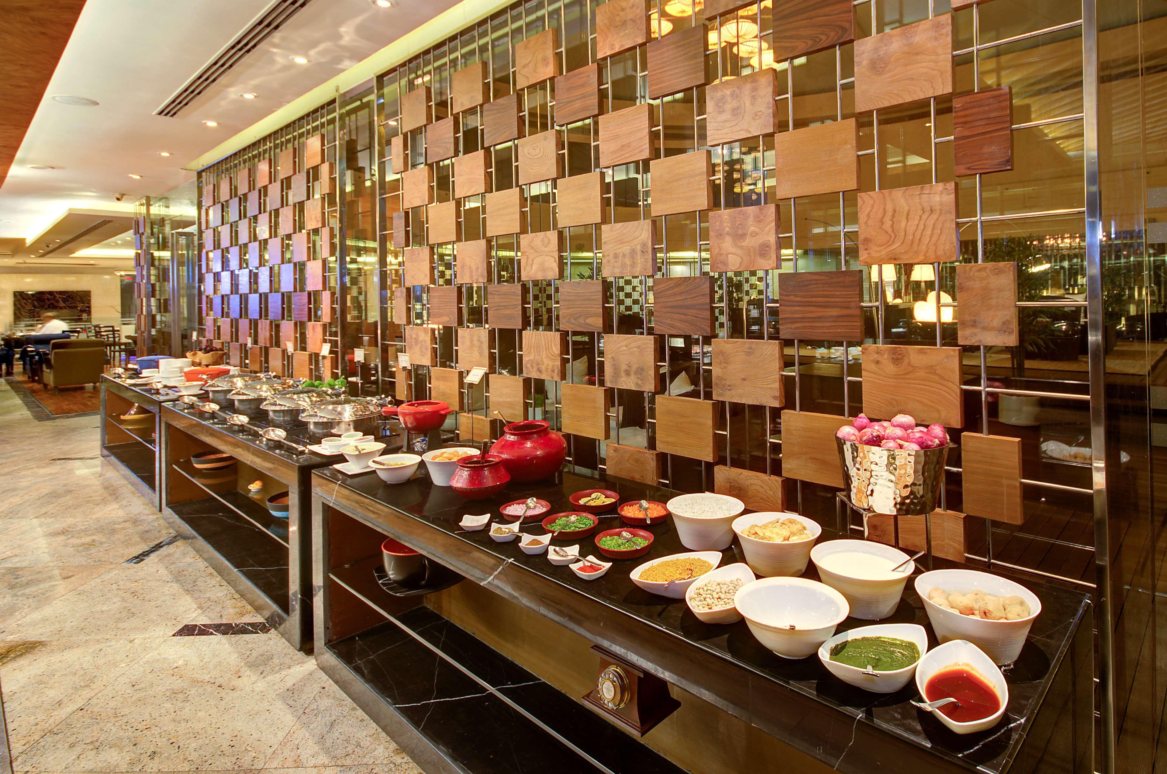 Radisson Blu Kaushambi Delhi Ncr Otel Ghaziabad Dış mekan fotoğraf