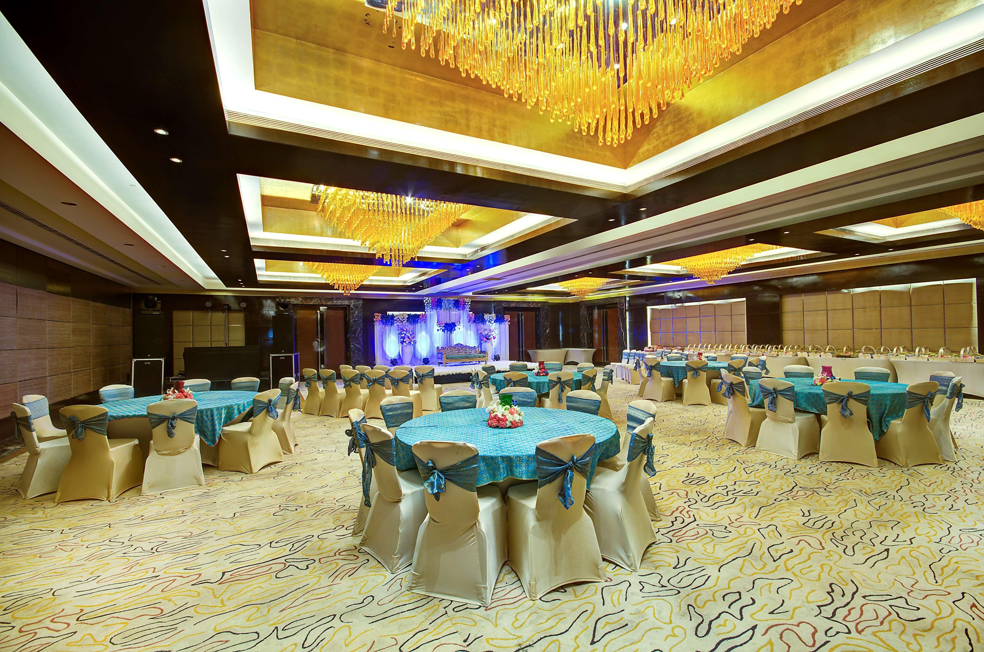 Radisson Blu Kaushambi Delhi Ncr Otel Ghaziabad Dış mekan fotoğraf