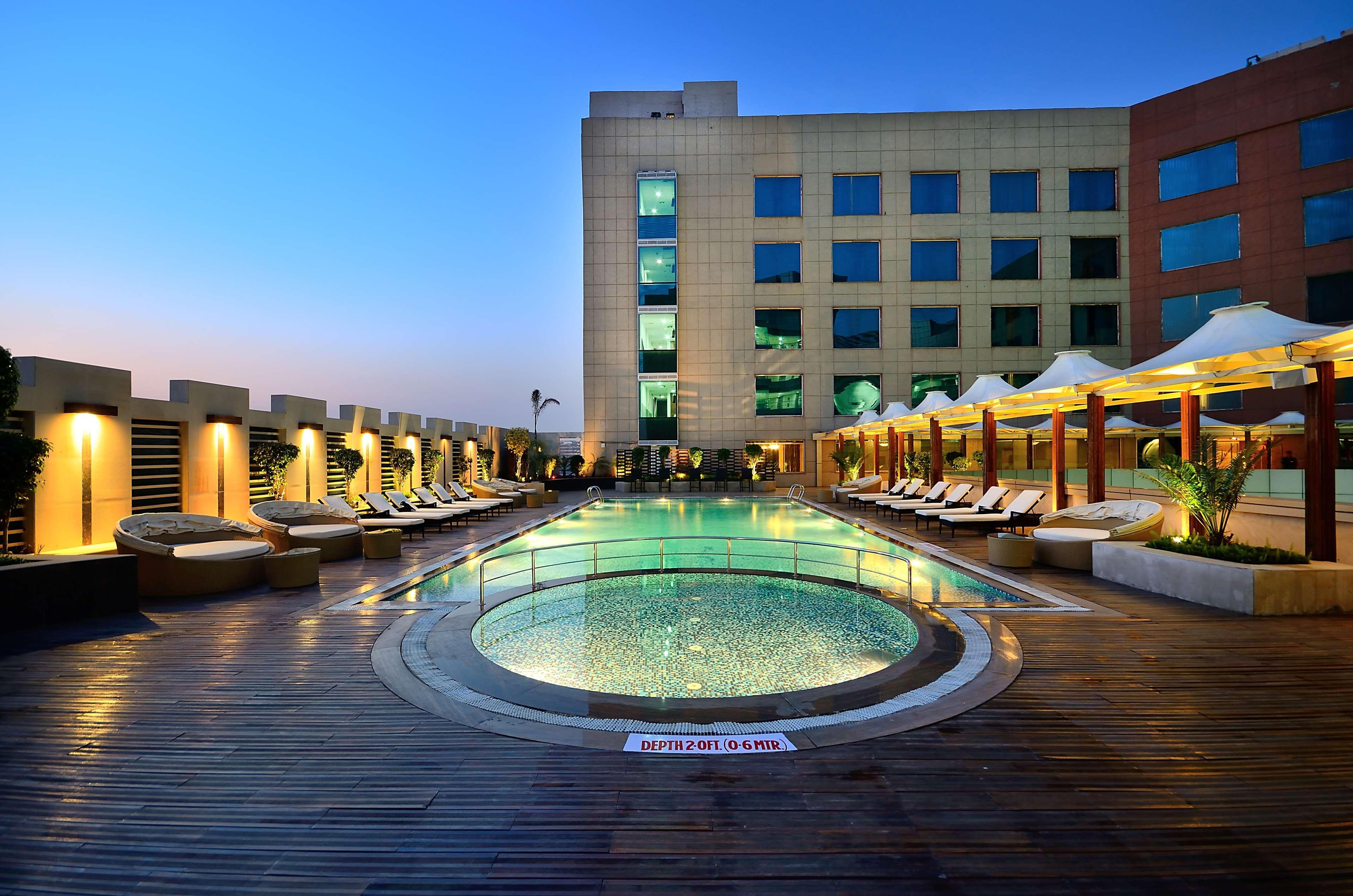 Radisson Blu Kaushambi Delhi Ncr Otel Ghaziabad Dış mekan fotoğraf