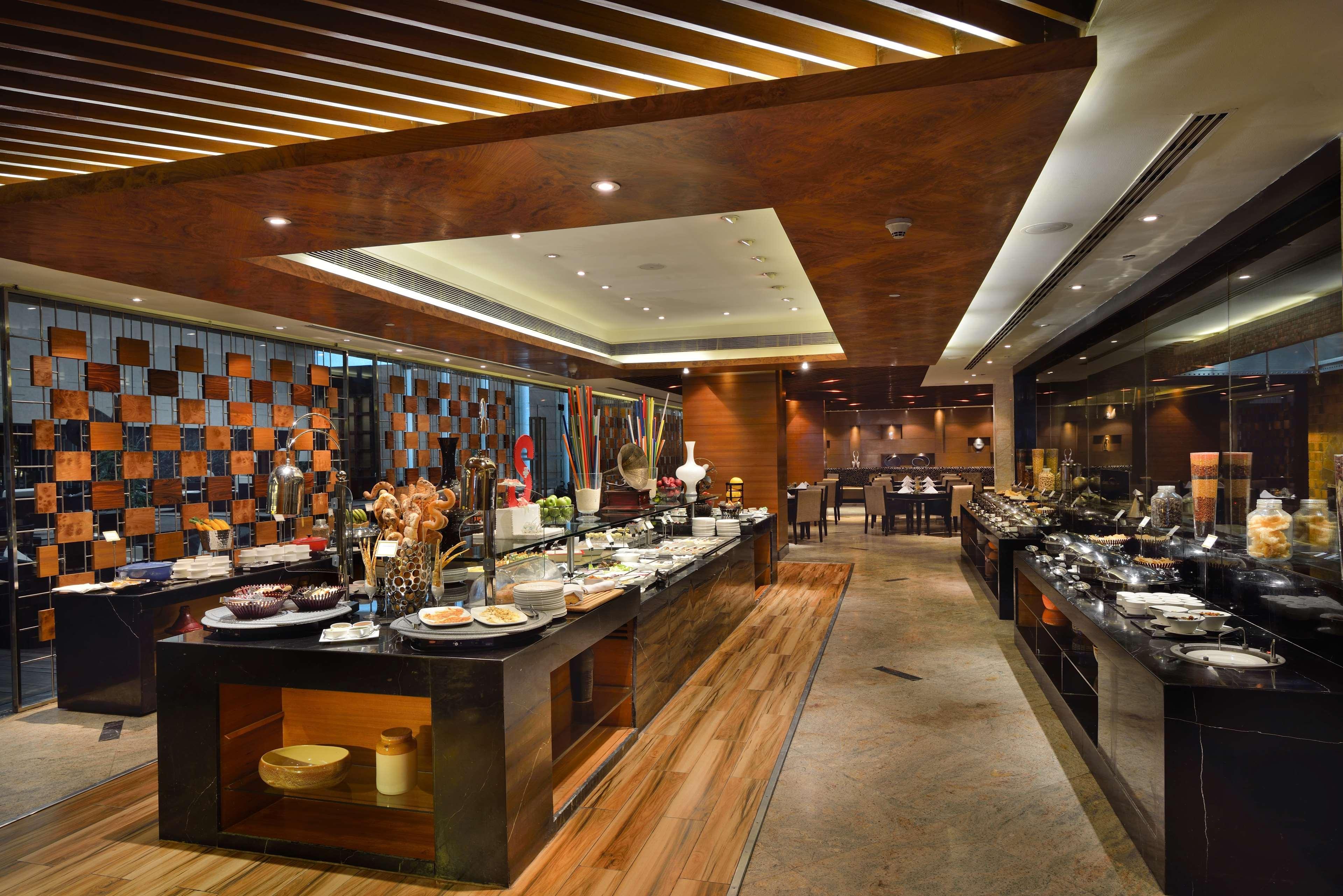 Radisson Blu Kaushambi Delhi Ncr Otel Ghaziabad Dış mekan fotoğraf