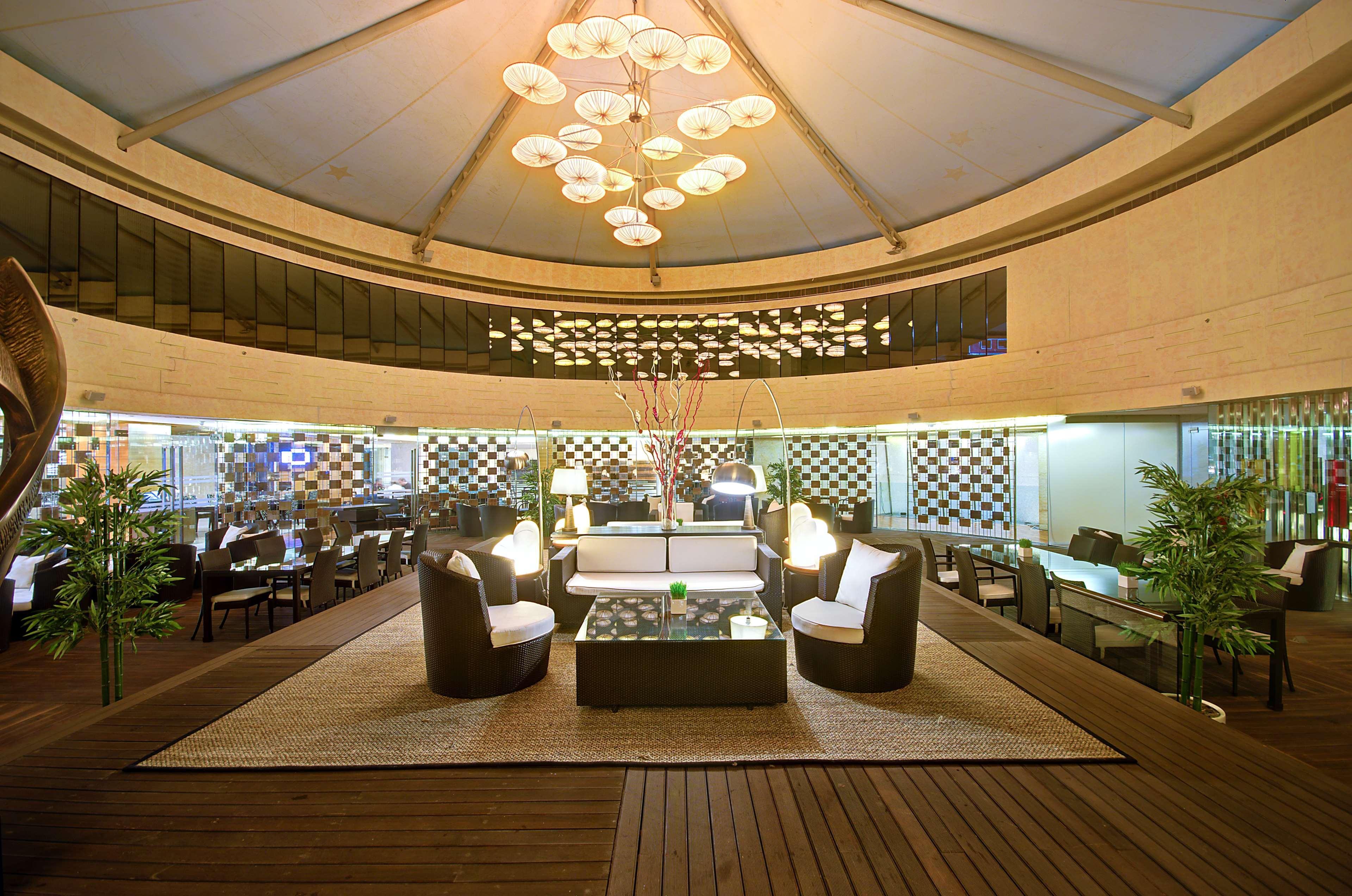 Radisson Blu Kaushambi Delhi Ncr Otel Ghaziabad Dış mekan fotoğraf