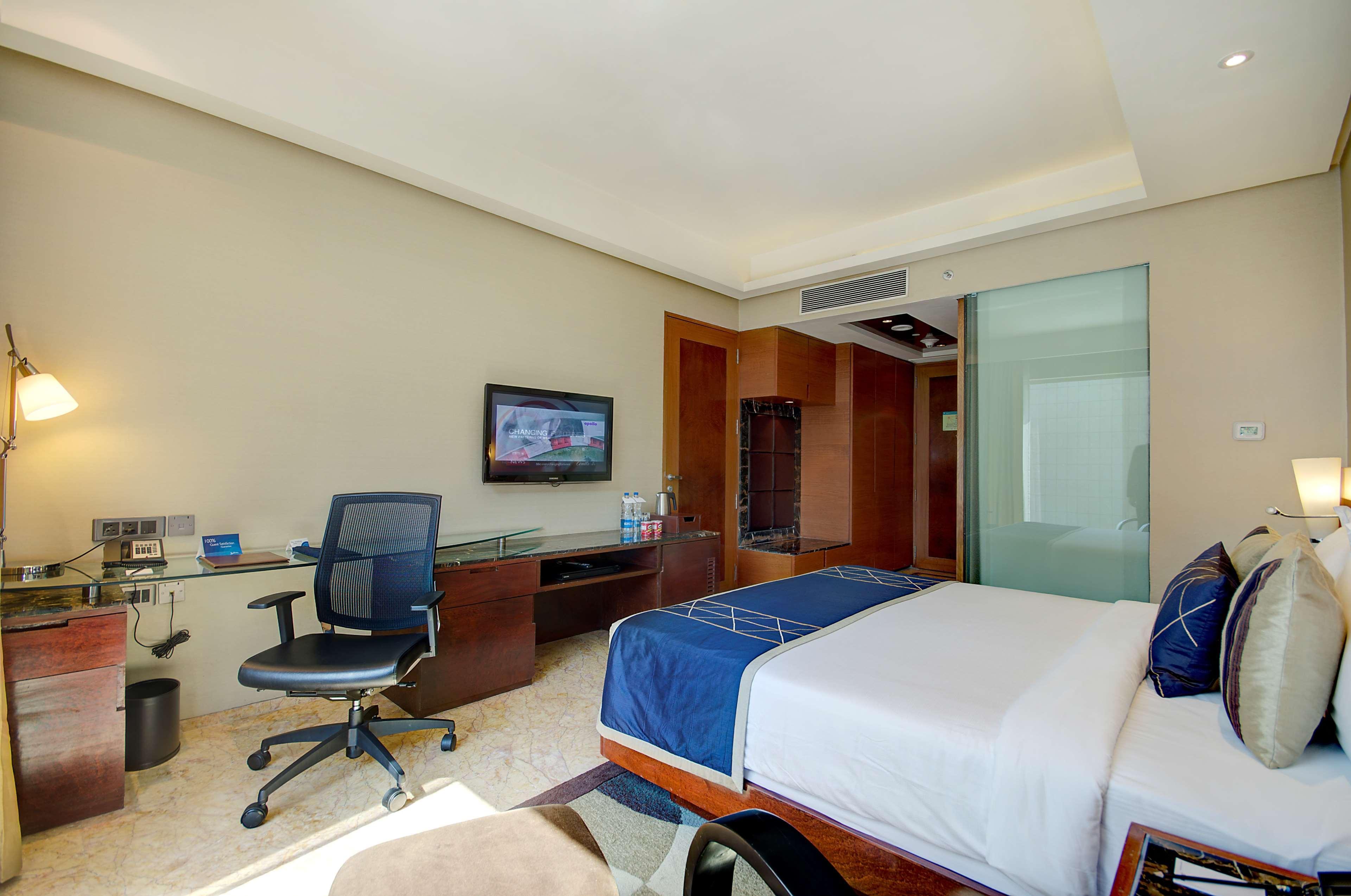 Radisson Blu Kaushambi Delhi Ncr Otel Ghaziabad Dış mekan fotoğraf