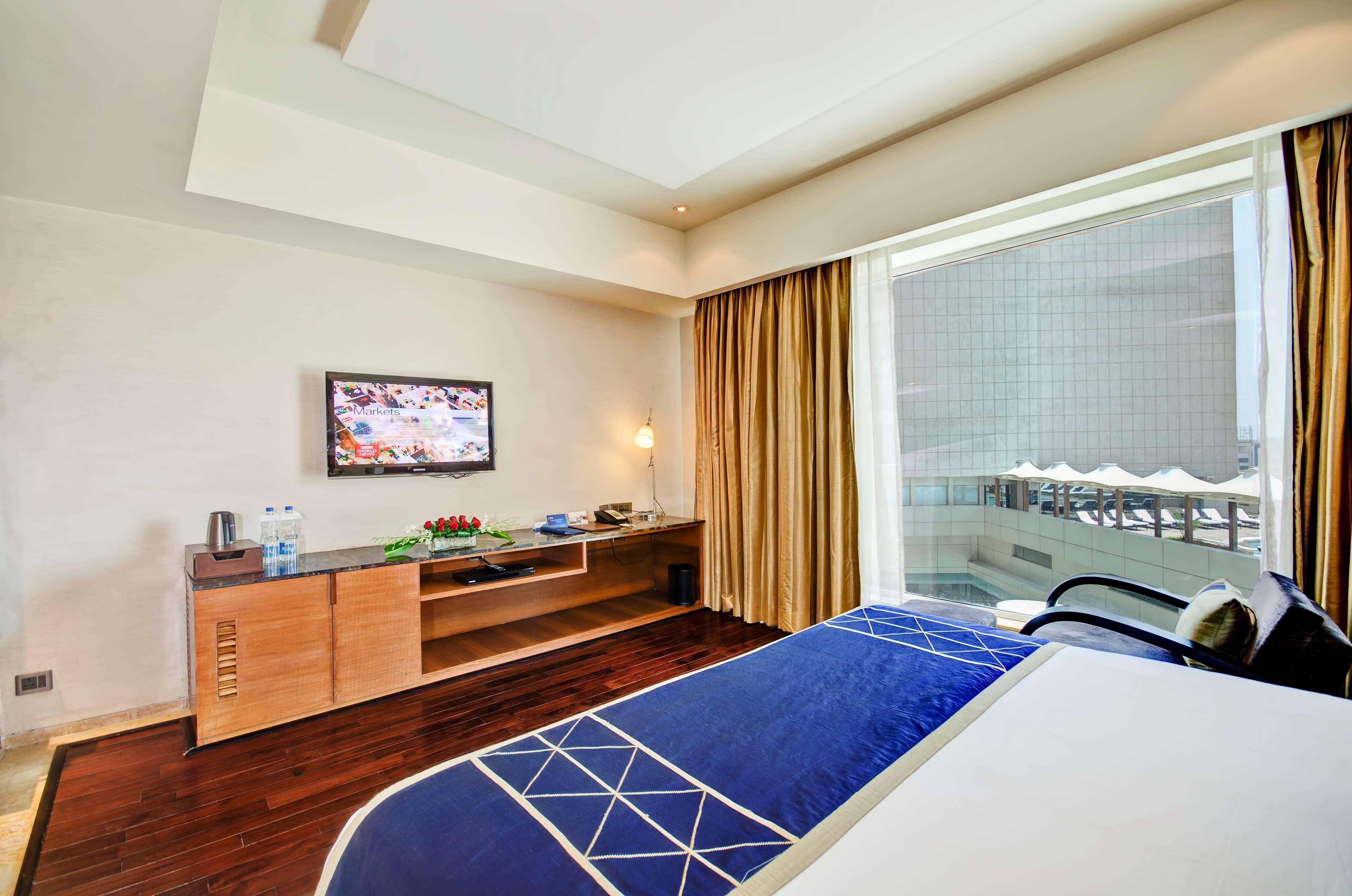 Radisson Blu Kaushambi Delhi Ncr Otel Ghaziabad Dış mekan fotoğraf