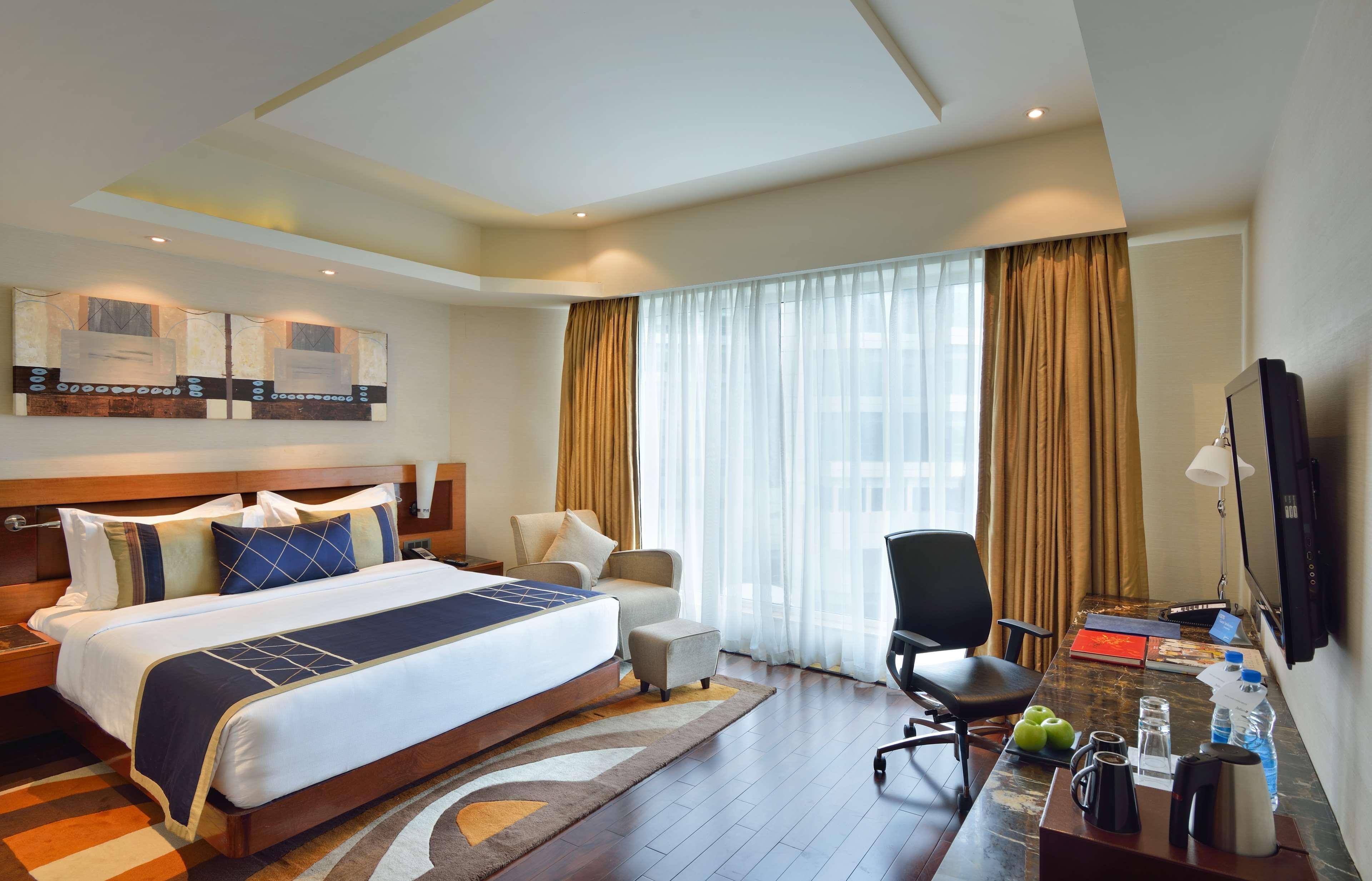 Radisson Blu Kaushambi Delhi Ncr Otel Ghaziabad Dış mekan fotoğraf