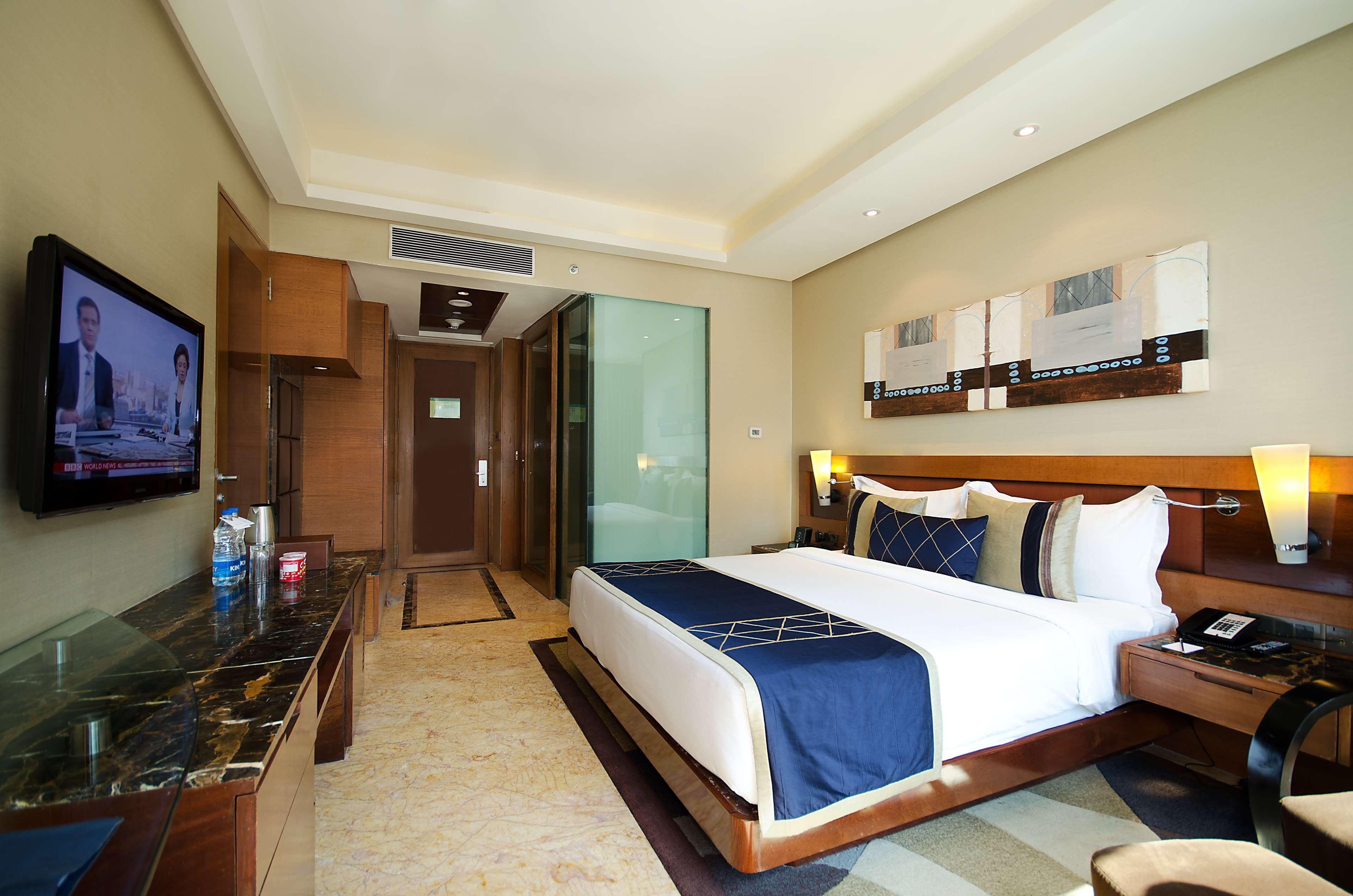 Radisson Blu Kaushambi Delhi Ncr Otel Ghaziabad Dış mekan fotoğraf