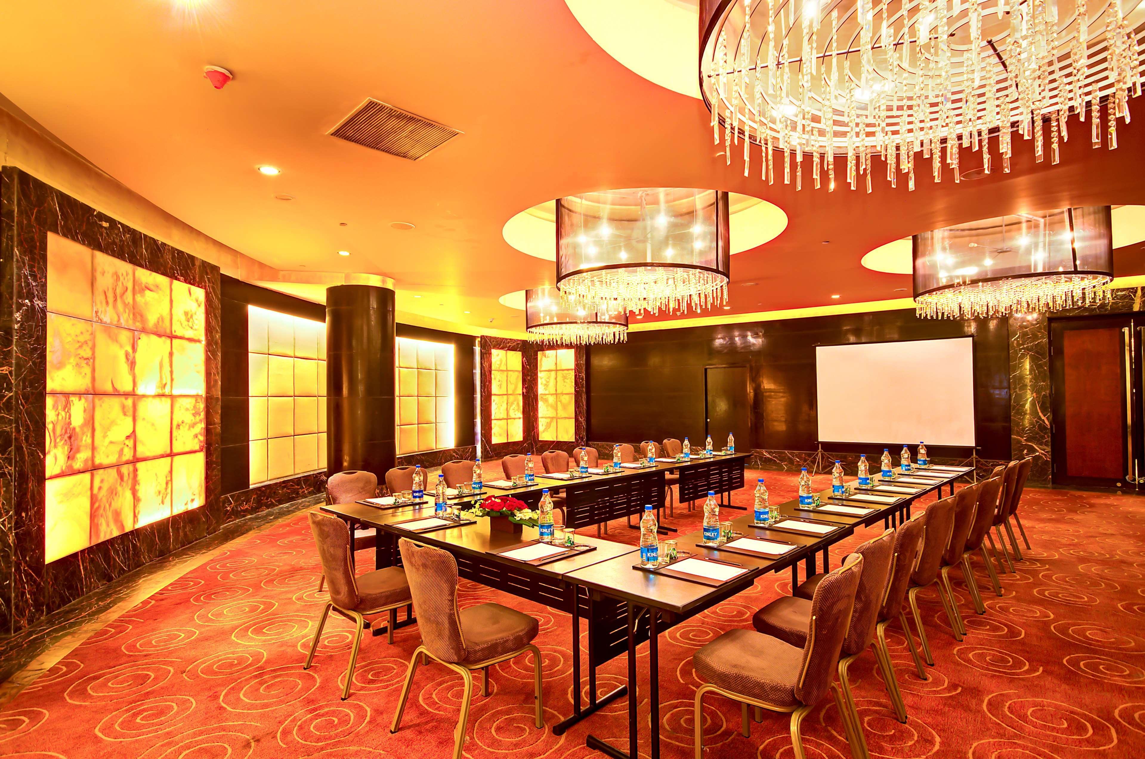 Radisson Blu Kaushambi Delhi Ncr Otel Ghaziabad Dış mekan fotoğraf