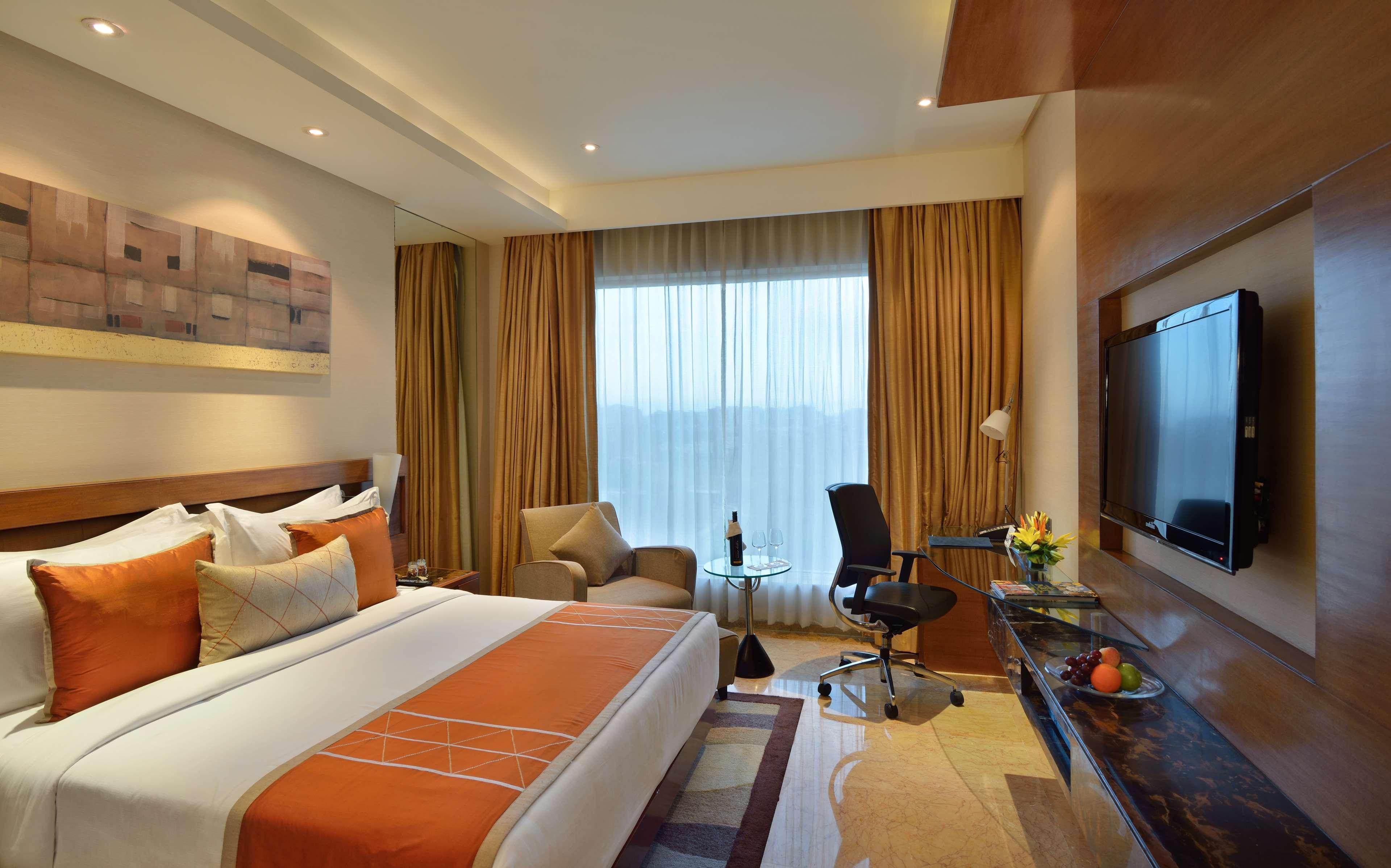 Radisson Blu Kaushambi Delhi Ncr Otel Ghaziabad Dış mekan fotoğraf
