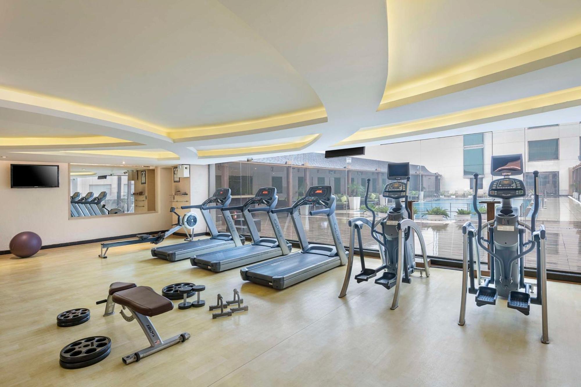 Radisson Blu Kaushambi Delhi Ncr Otel Ghaziabad Dış mekan fotoğraf